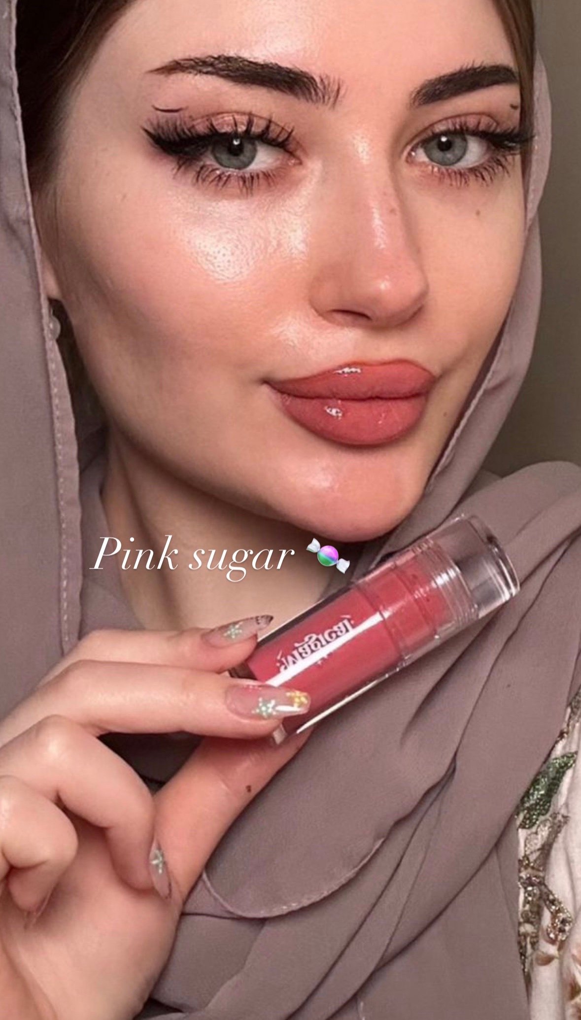 Glossy lips 👄 - الصورة 4